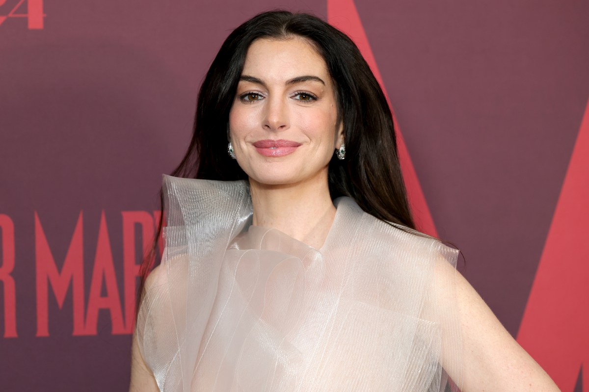 Anne Hathaway Sends 'Devil Wears Prada'-Coded Message to WNBA Draftees