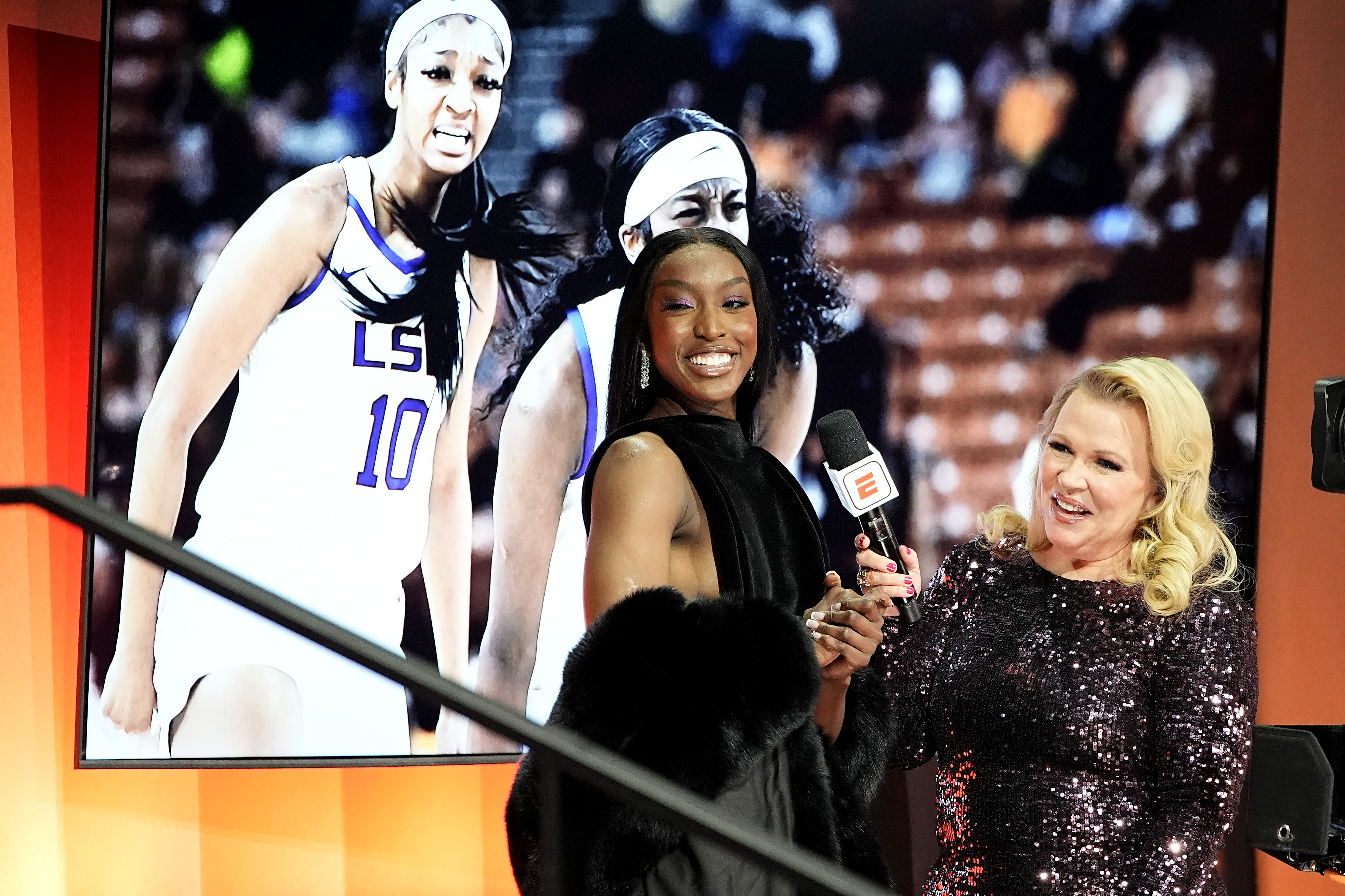 Lil Wayne Goes Crazy For Flau'jae Johnson During WNBA Draft