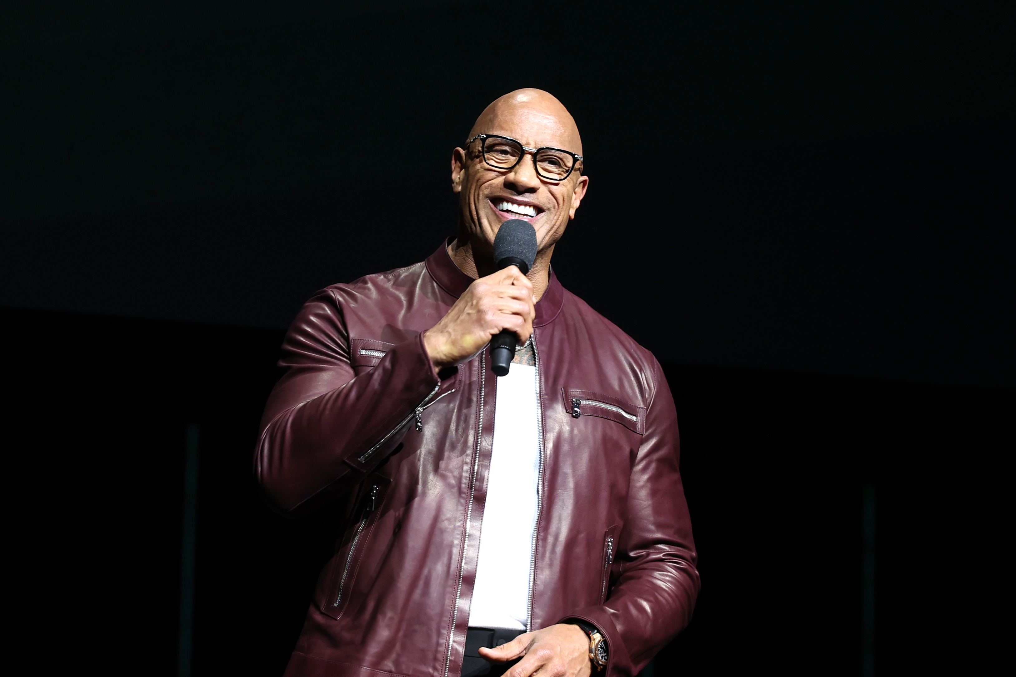 Dwayne Johnson Remembers Robin Williams as 'Jumanji 4' Title Is Revealed