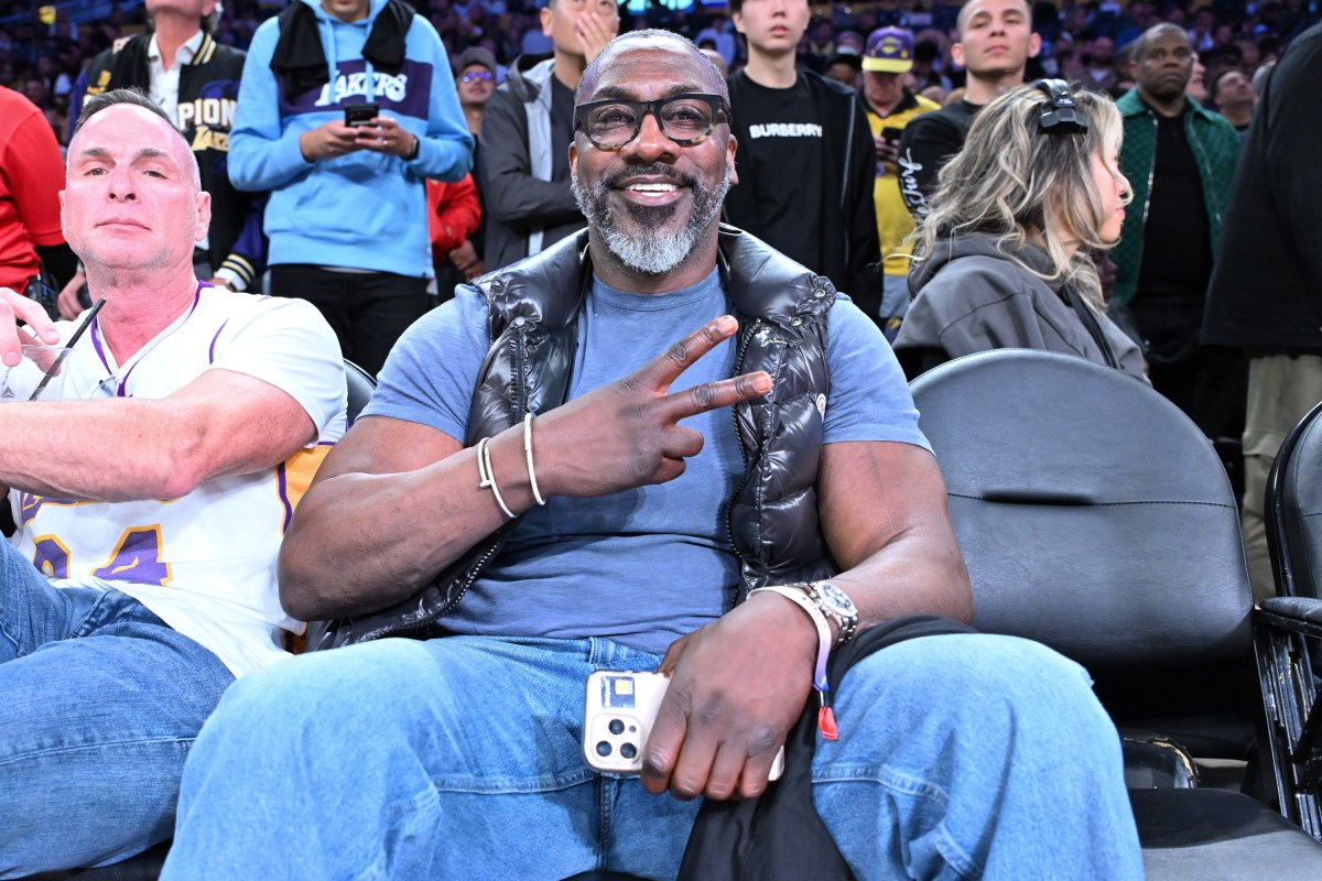 Shannon Sharpe Calls Out LeBron James&rsquo; Critics After Lakers Game 3 Win