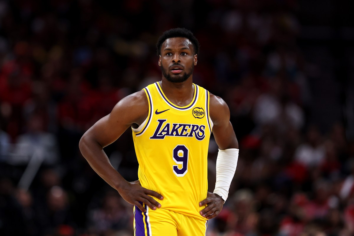 Bronny James Reacts to Catching Alley-Oop From LeBron James Against Rockets