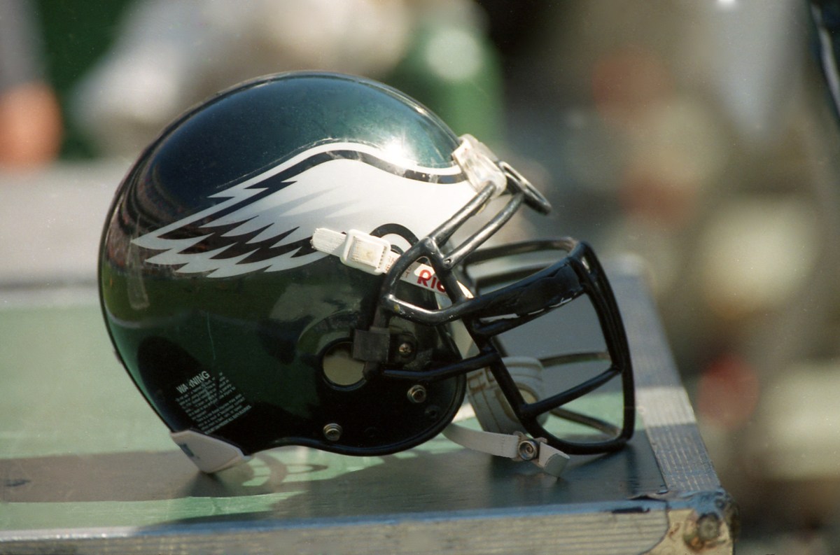 Legendary Eagles Edge Rusher, College Hall of Famer, Dies at 96 Legendary Eagles Edge Rusher, College Hall of Famer, Dies at 96
