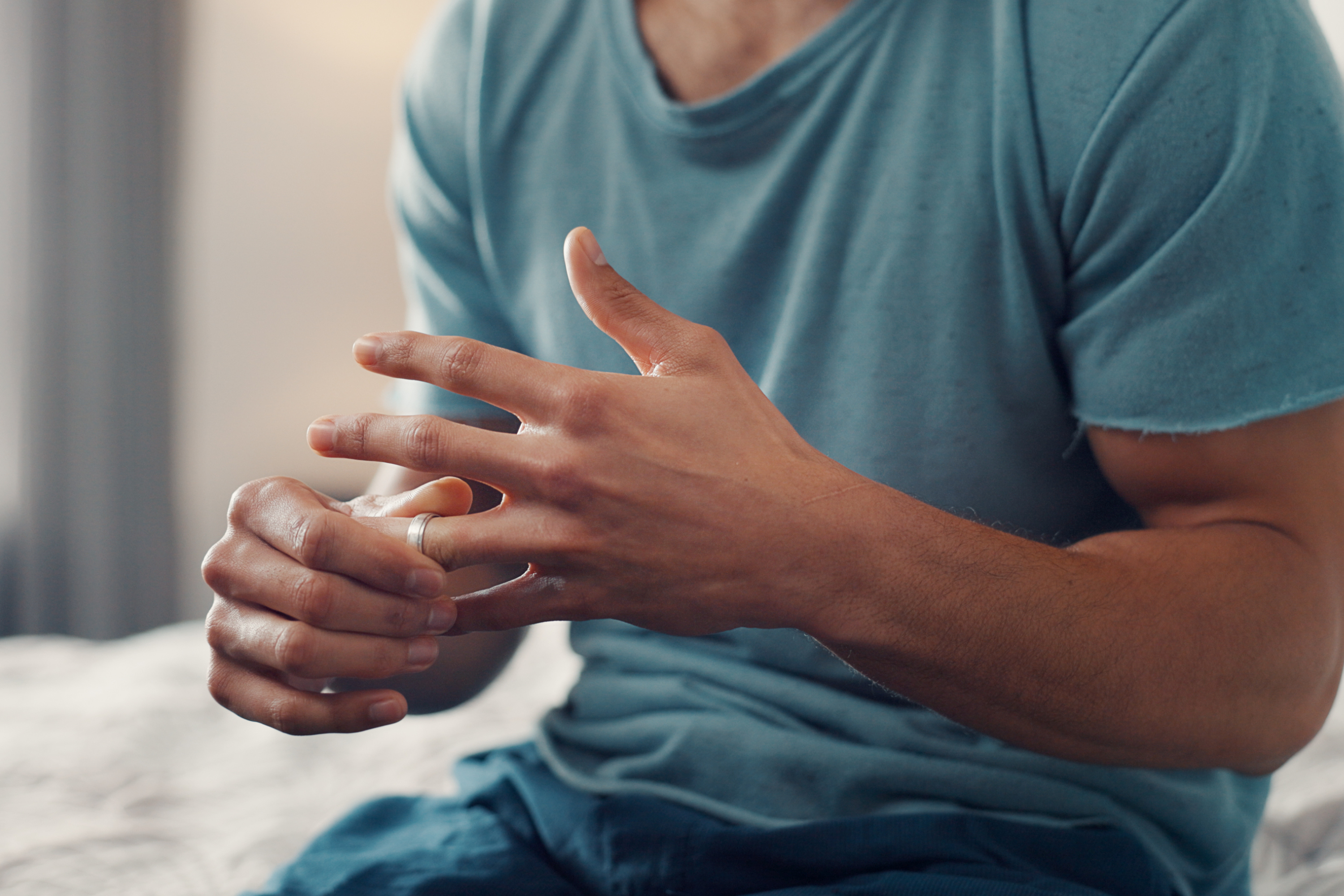 Man Can't Wear 'Uncomfortable' Wedding Band, Hysterics at Wife's Solution