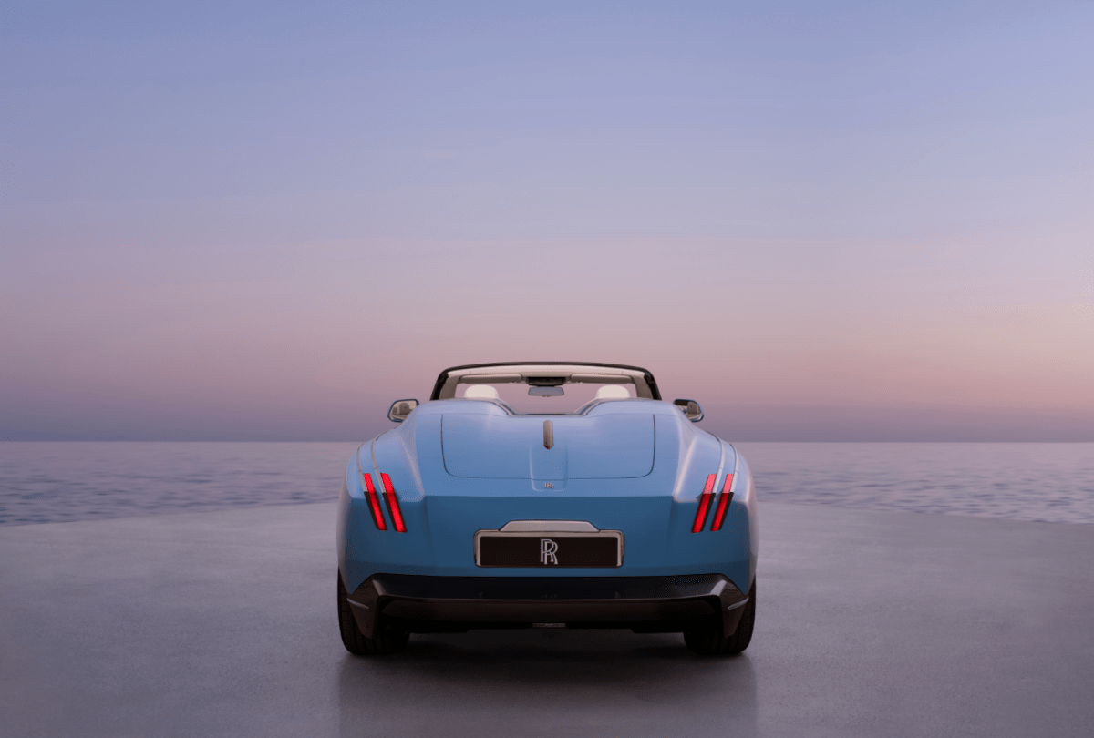 First Look: Rolls-Royce Building 100 Very Exclusive Electric Cars