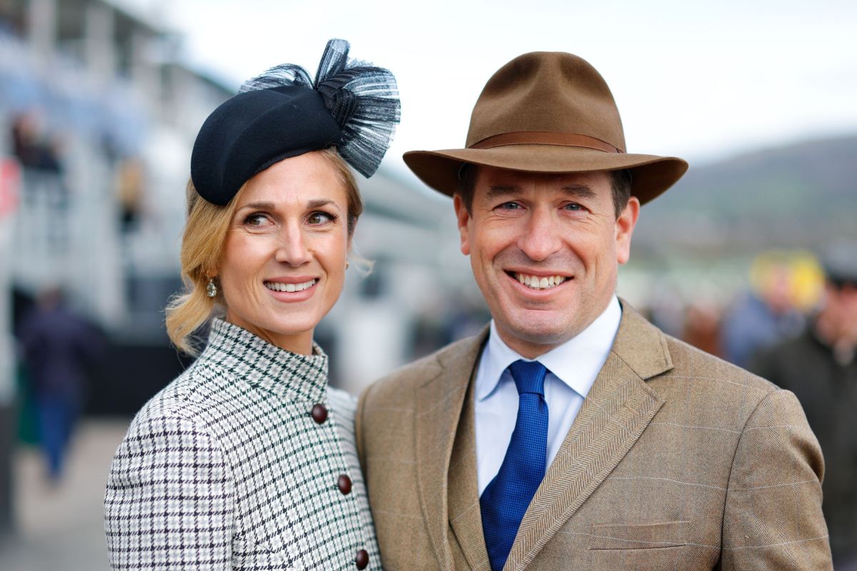 King and William told of royal wedding—but will Harry get an invite?