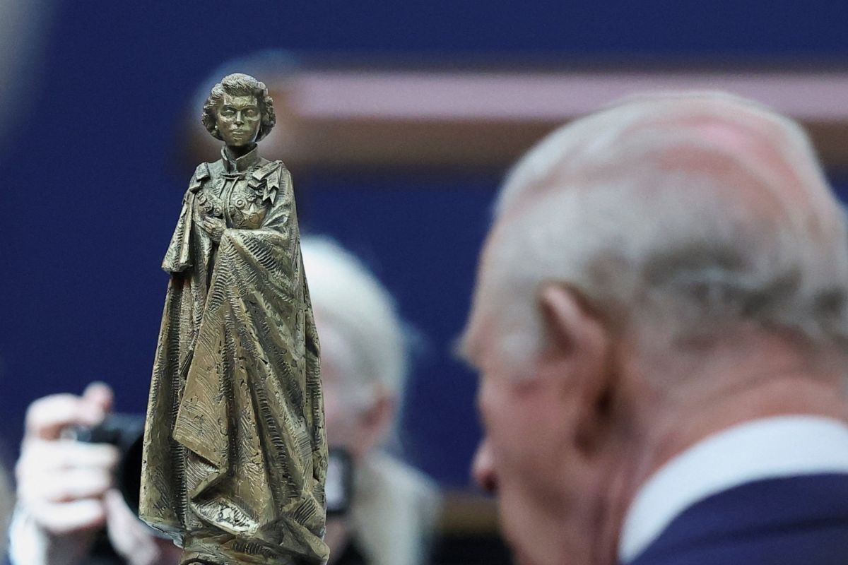The Backlash Over Queen Elizabeth II's New Memorial: A Cultural Examination