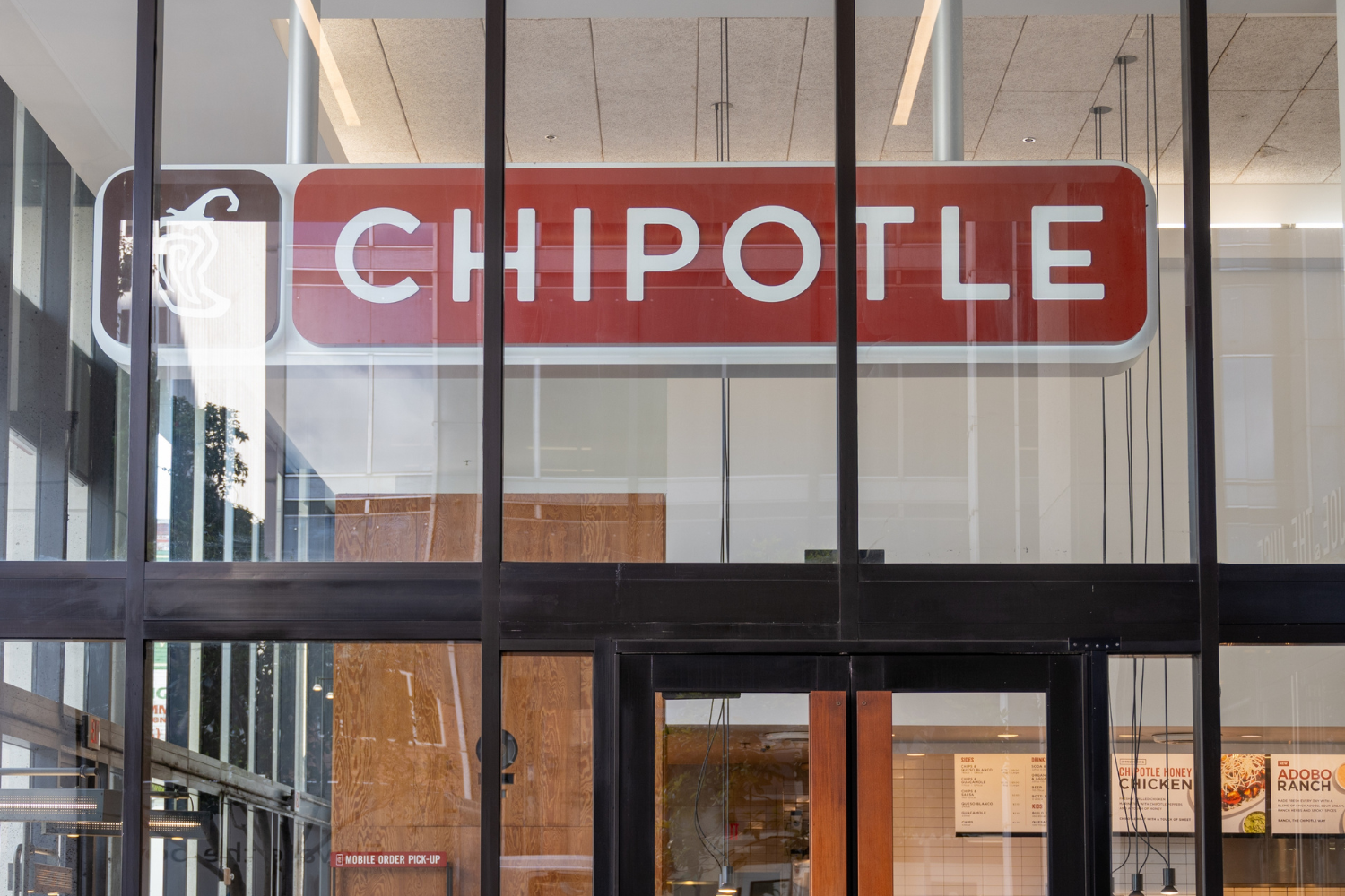 Chipotle Confirms Tipping Rules After Diner’s Post Goes Viral—‘What Gives’