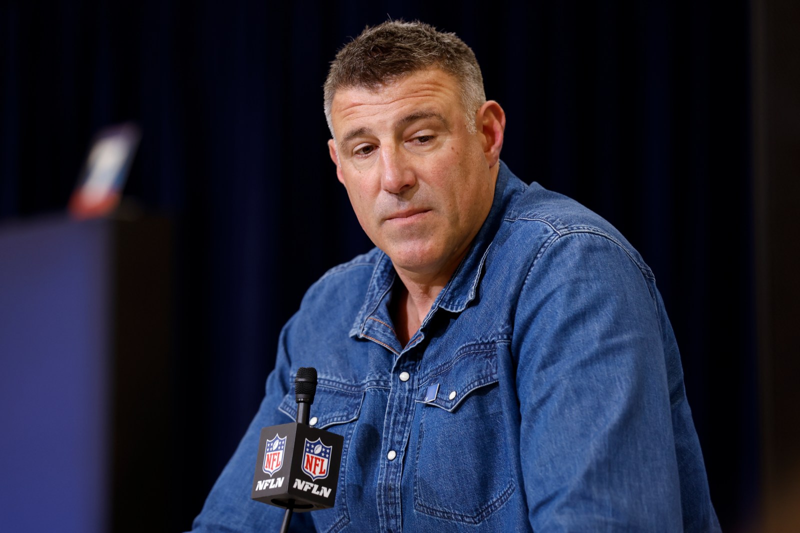 Mike Vrabel and Dianna Russini Scandal Addressed By Patriots Players