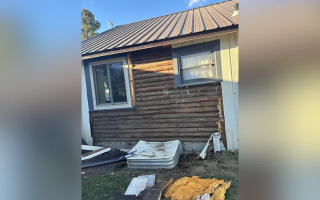 Couple Rip ‘Awful Siding’ Off 115-Year-Old Home, Shock At What’s ...