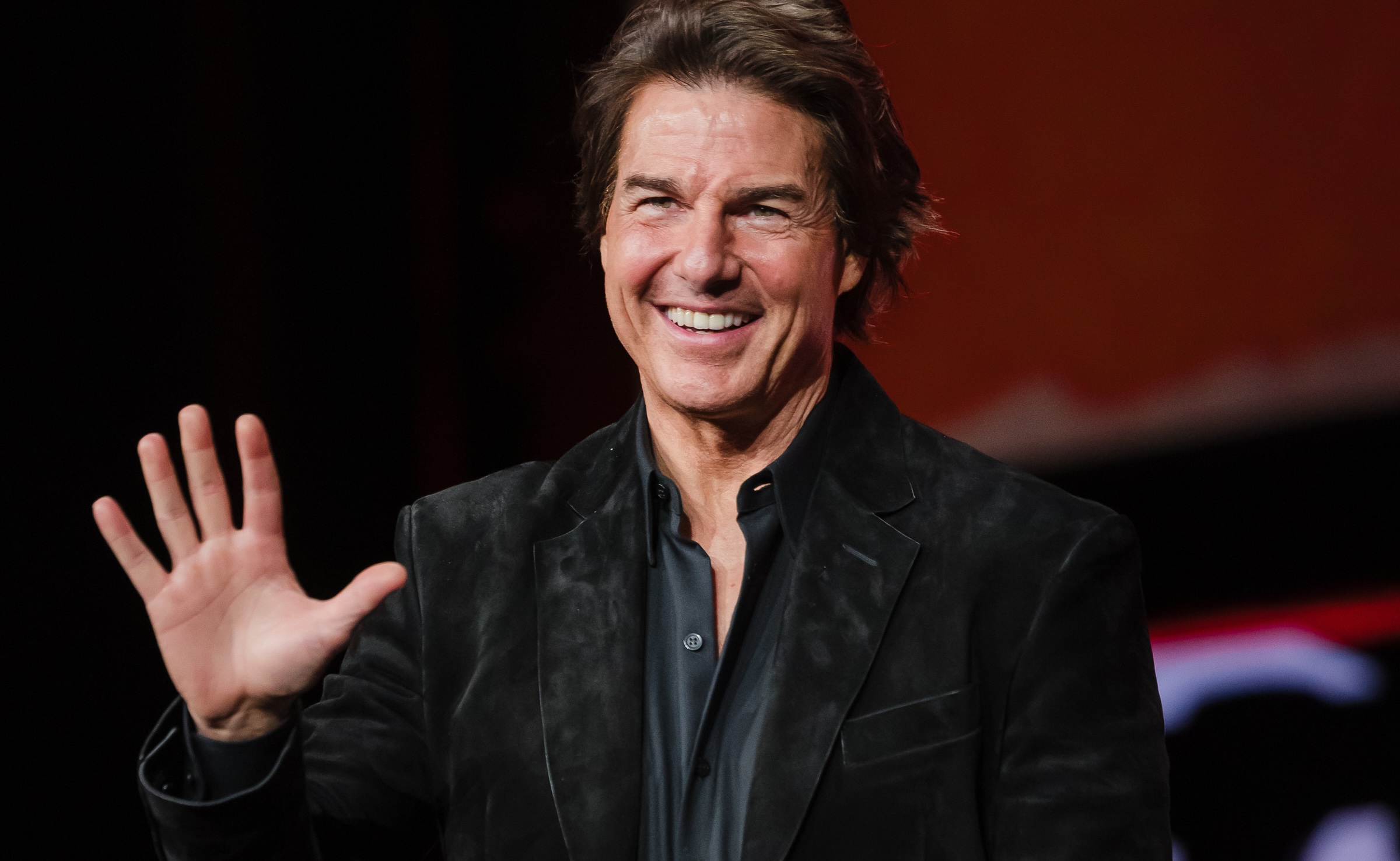 Tom Cruise Shows Off Shocking Gray Hair, Weight Gain for ‘Digger’ Role