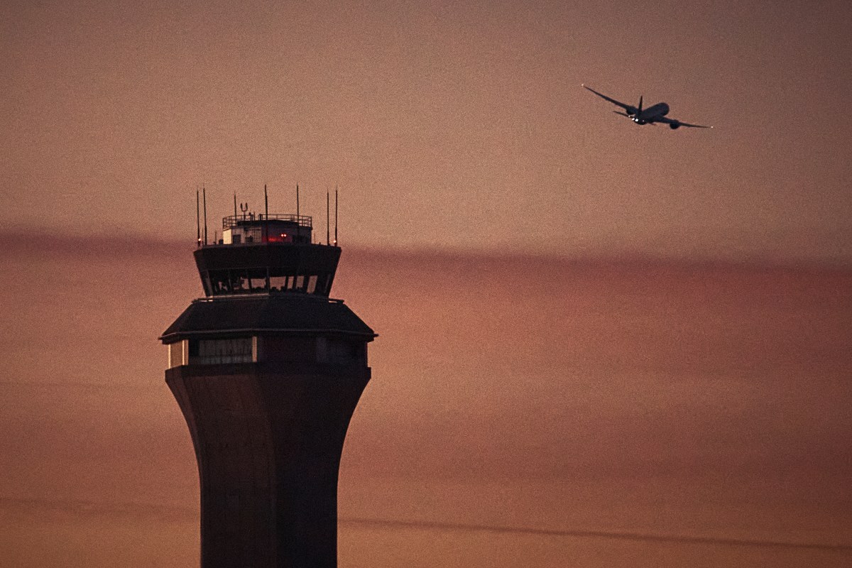 Plane Strikes Light Pole During New Jersey Landing