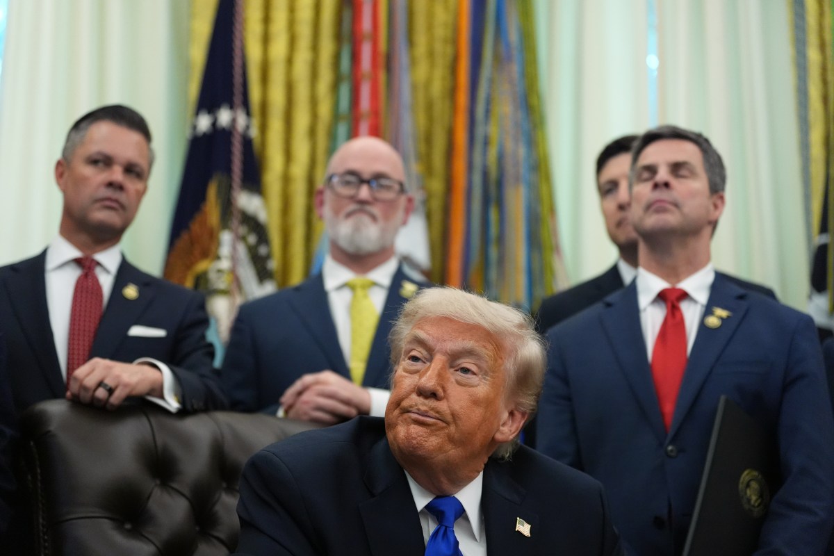 Trump Hits EU With New Auto Tariffs as Troop Withdrawal Threats Shake NATO