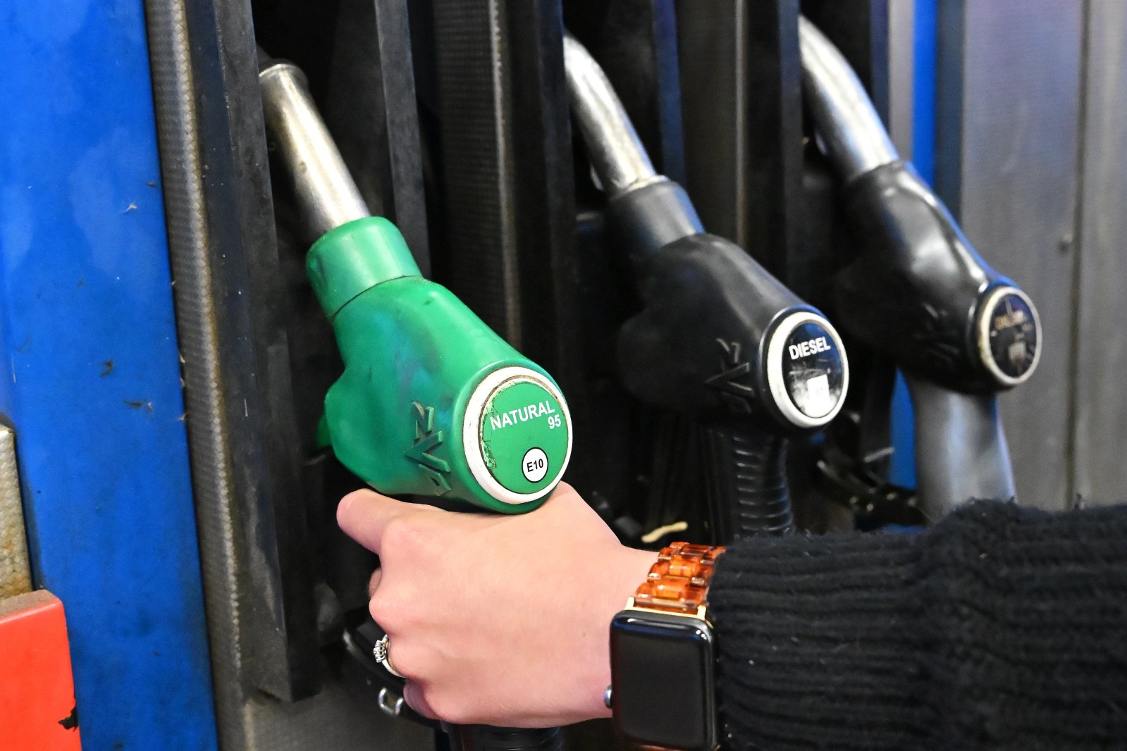 newsweek.com - Hollie Silverman - Map shows states where gas prices expected to decrease