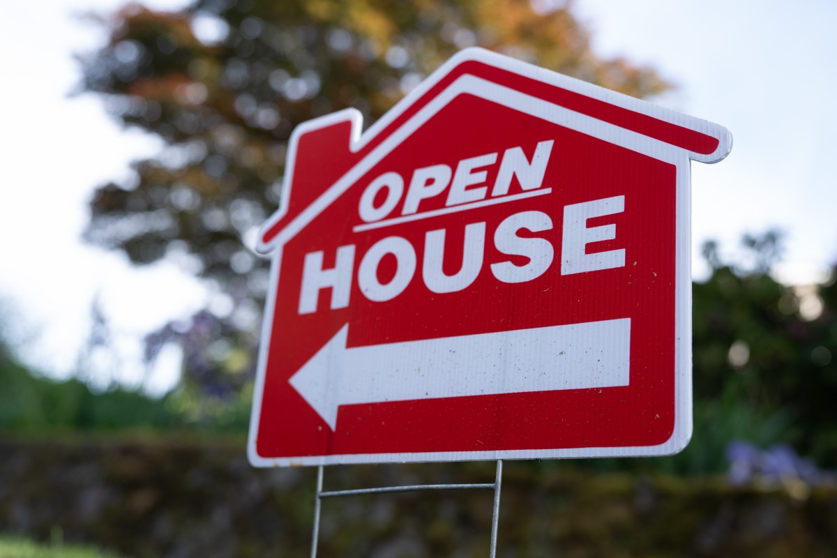 New Home Sales Plummet To Lowest Level in Four Years