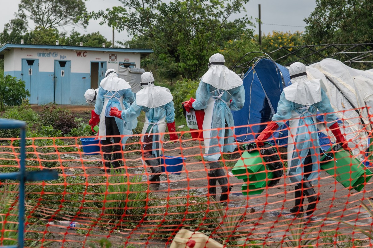 CDC Expands Ebola Screening to World& 039;s Busiest Airport&nbsp;as Death Toll Rises