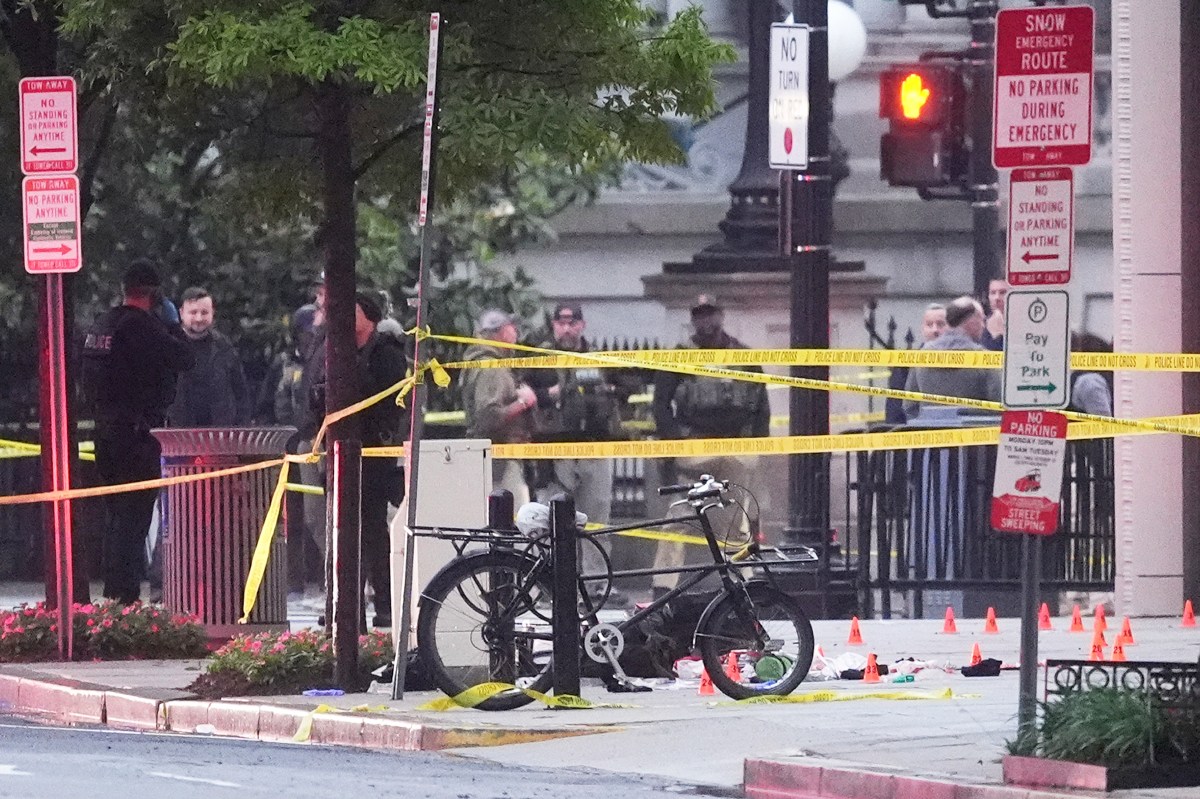 Shootout at White House Checkpoint as Secret Service Kills Gunman