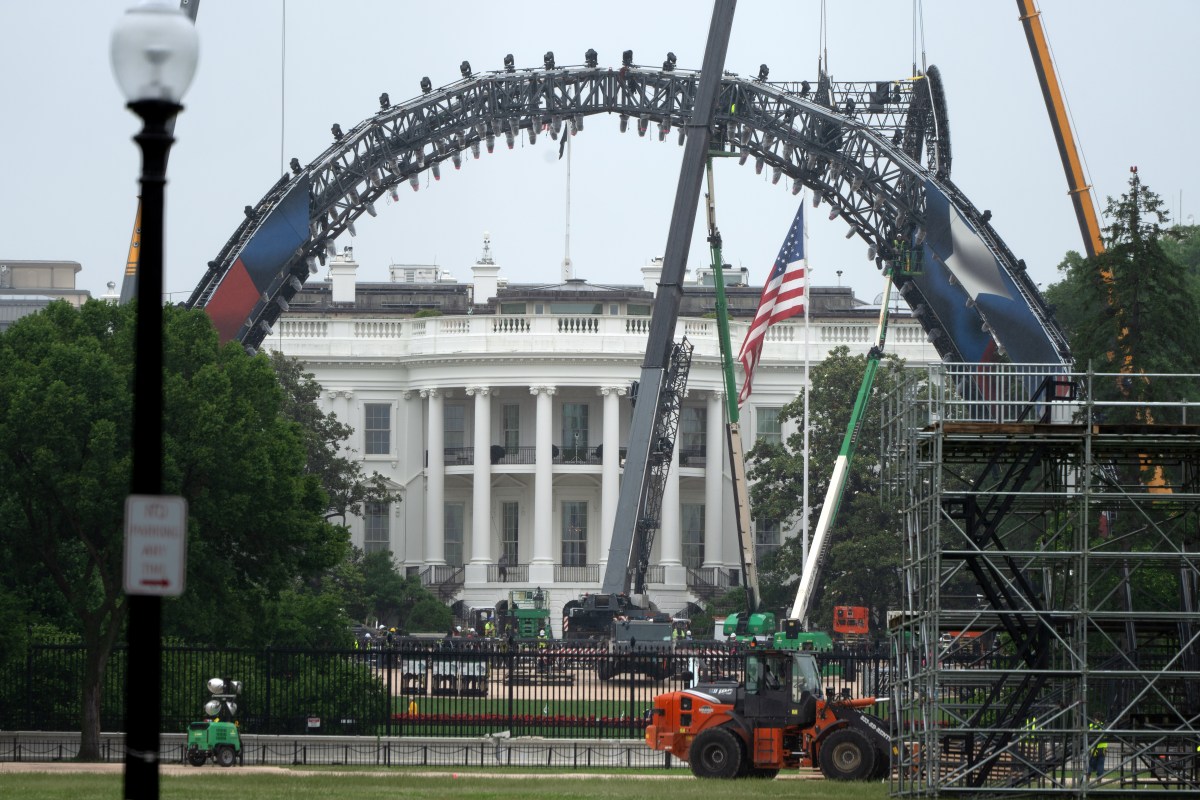 Democrats Upset at Trump& 039;s White House UFC Event&mdash;Are Taxpayers Paying?
