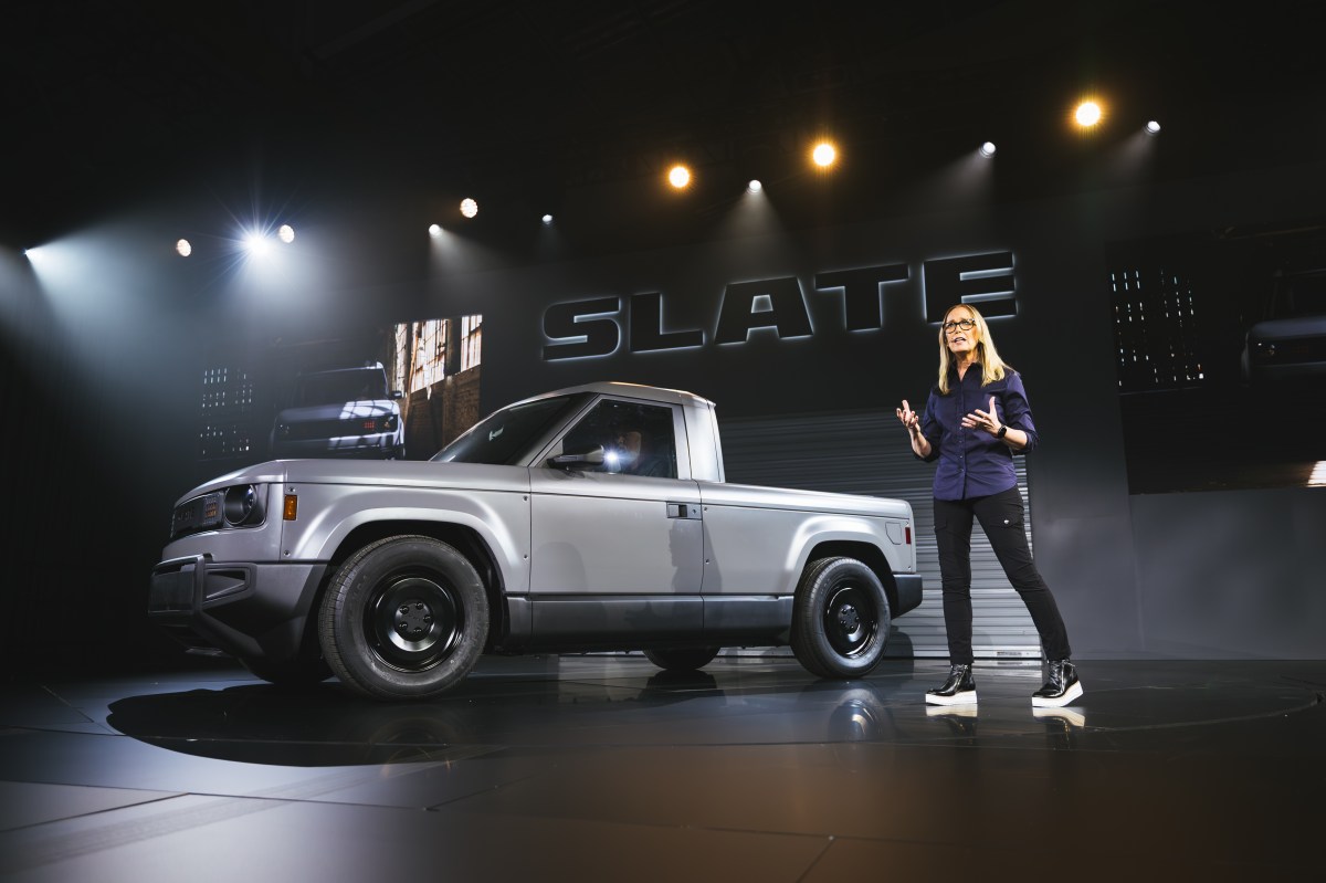 Slate Truck Foregoes Techy Nonsense in Favor of Practical Design