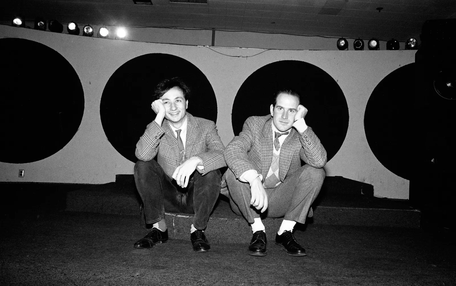 NEW YORK - DECEMBER 1988:  Musical duo The Fabulous Pop Tarts, Fenton Bailey(L) and Randy Barbato (R), pose for a portrait in December 1988 in New York City, New York.  The pair went on to form production company World of Wonder in 1991, became pioneers in LGBT programming and were instrumental in the career of Jose Xtravaganza. (Photo by Catherine McGann/Getty Images)