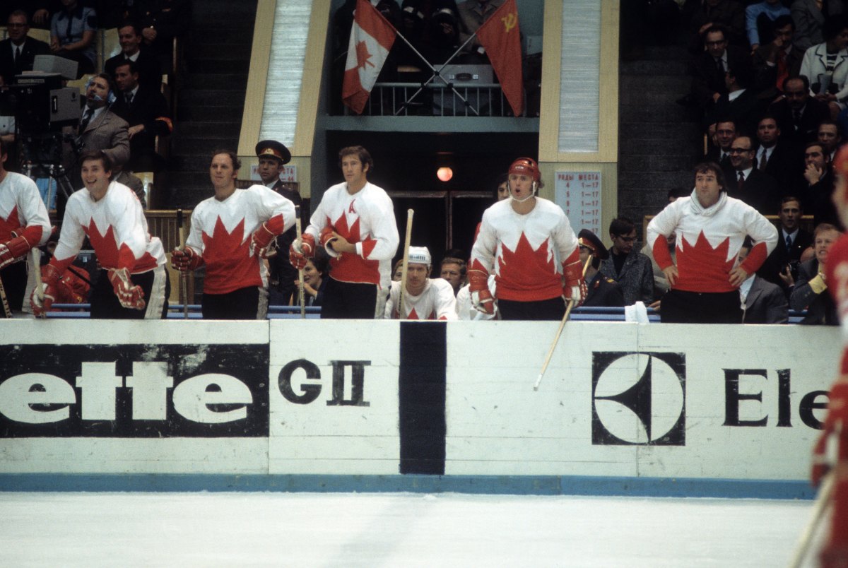 Five-Time All-Star for Blackhawks, Red Wings Dies