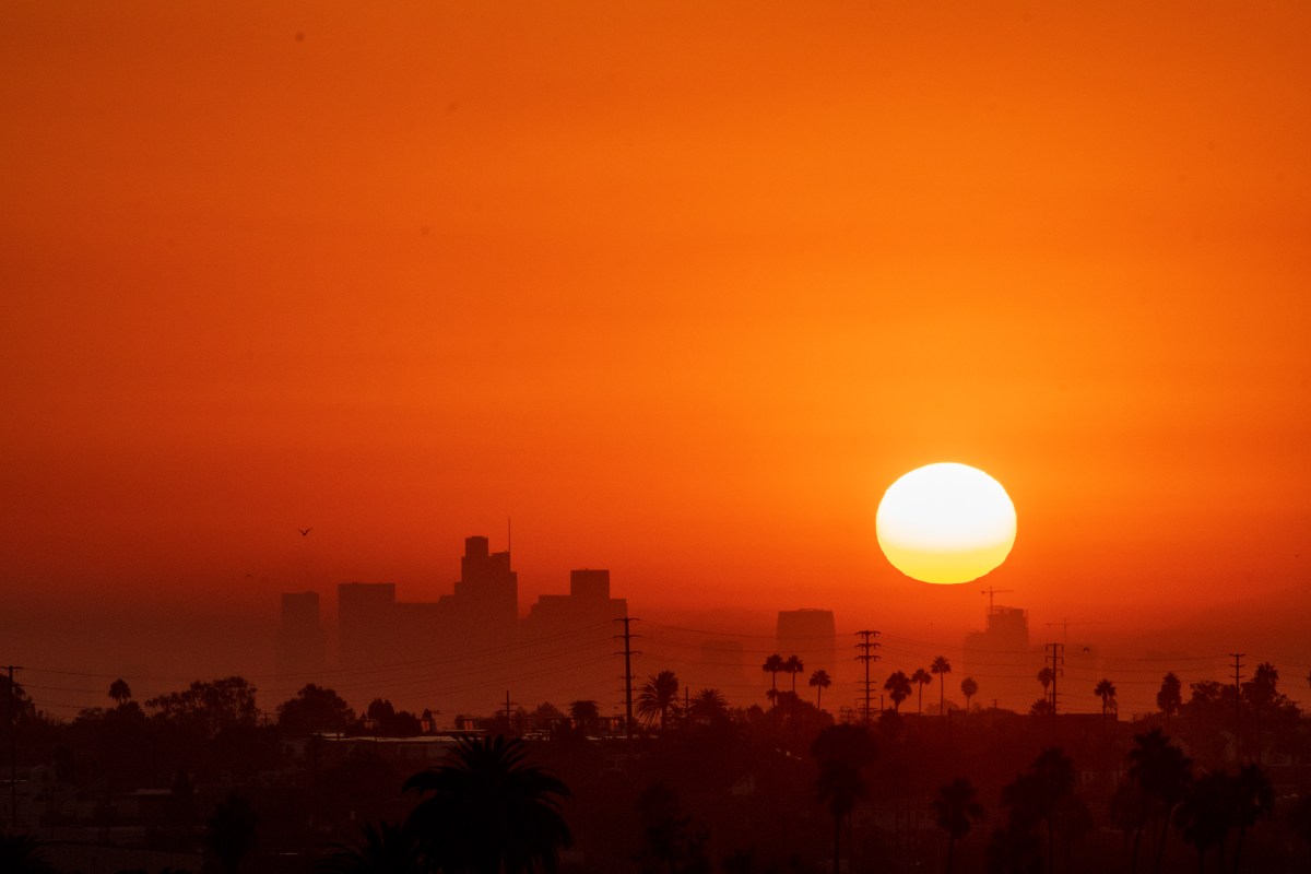 Heat Warning Issued as 450,000 Told Stay Inside for 60 Hours in California