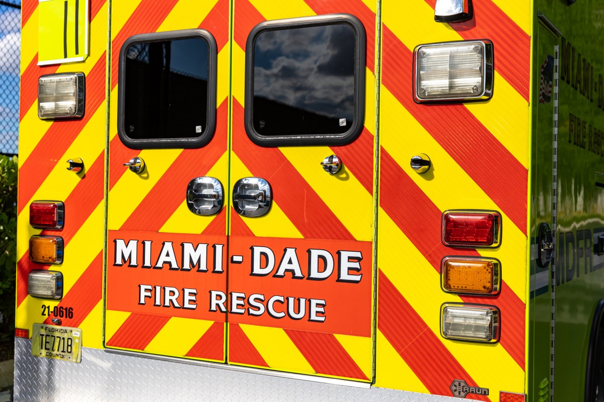 Urgent Response to Boat Explosion: 11 Hospitalized in Miami Beach Incident