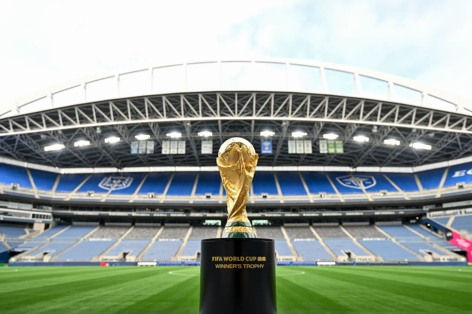 GettyImages-2176224077.jpg?w=1600&quality=80&webp=1