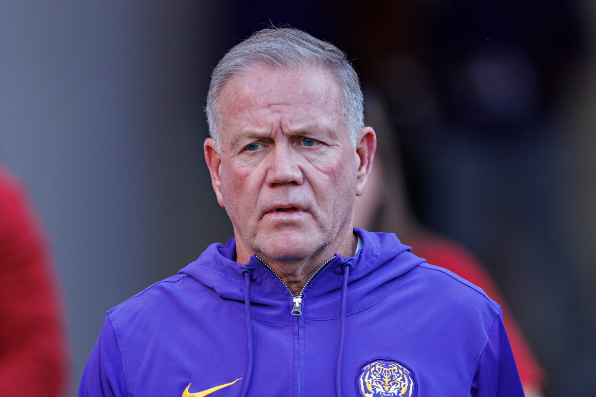 Brian Kelly Taking Unusual Approach to Finding Next College Coaching Job