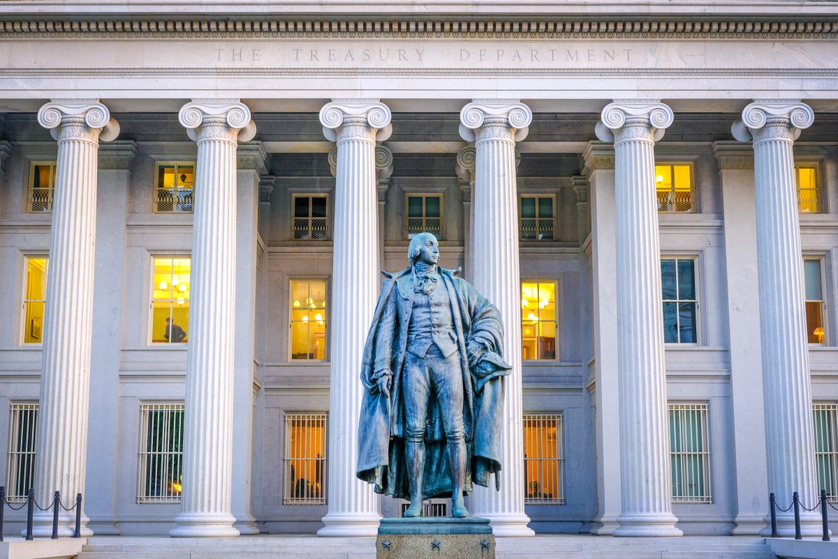 America&rsquo;s Debt Is Now Bigger Than the GDP. Does It Matter?