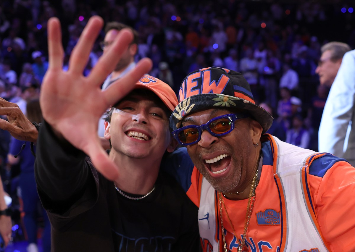 Knicks Superfans Timothée Chalamet, Spike Lee Land In Cleveland For Game 4 Knicks Superfans Timothée Chalamet, Spike Lee Land In Cleveland For Game 4
