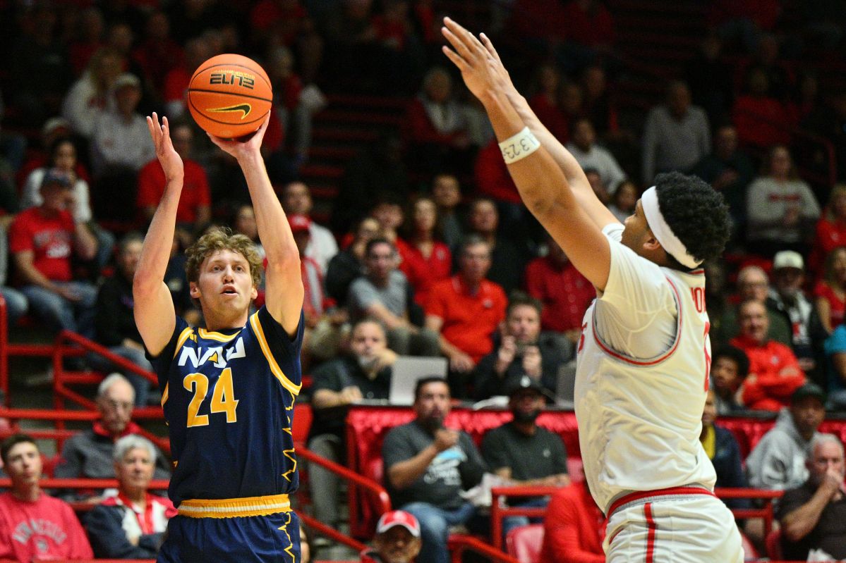 Isaiah Shaw of the Northern Arizona during a game.