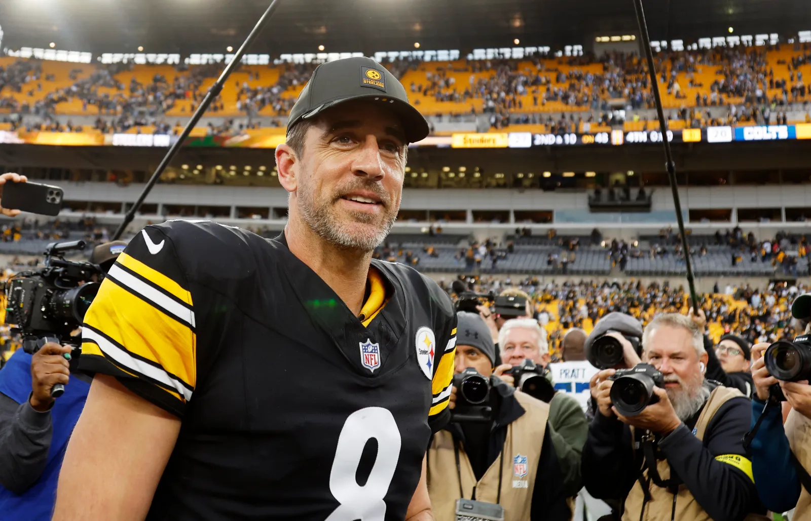 Aaron Rodgers #8 of the Pittsburgh Steelers
