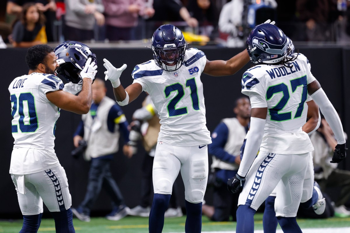 Seahawks, Top Defender &lsquo;Not Close&rsquo; on New Deal Despite Team&rsquo;s Latest Offer