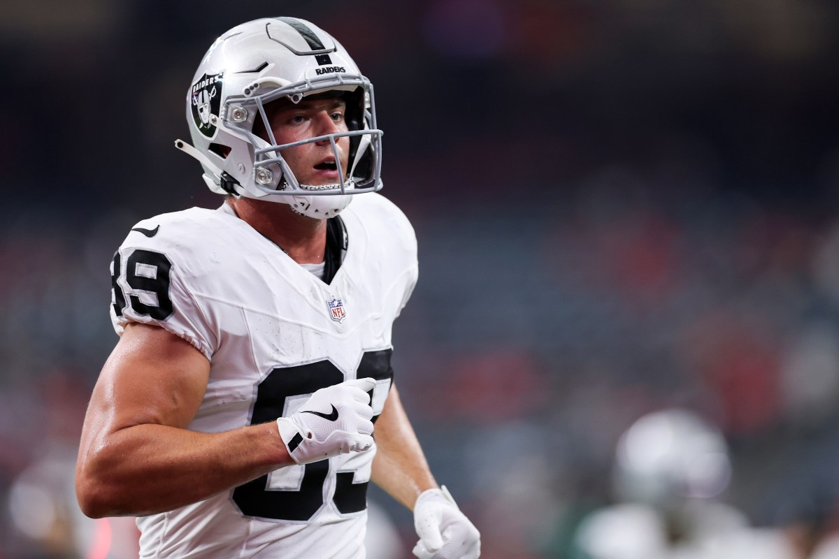 Brock Bowers Gets Unique Compliment From Raiders HC Klint Kubiak