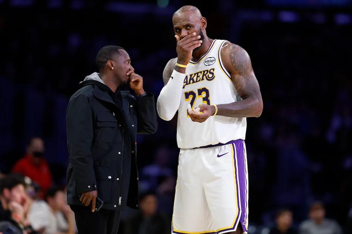 Rich Paul chats with Lakers star LeBron James at Memphis Grizzlies game in Los Angeles