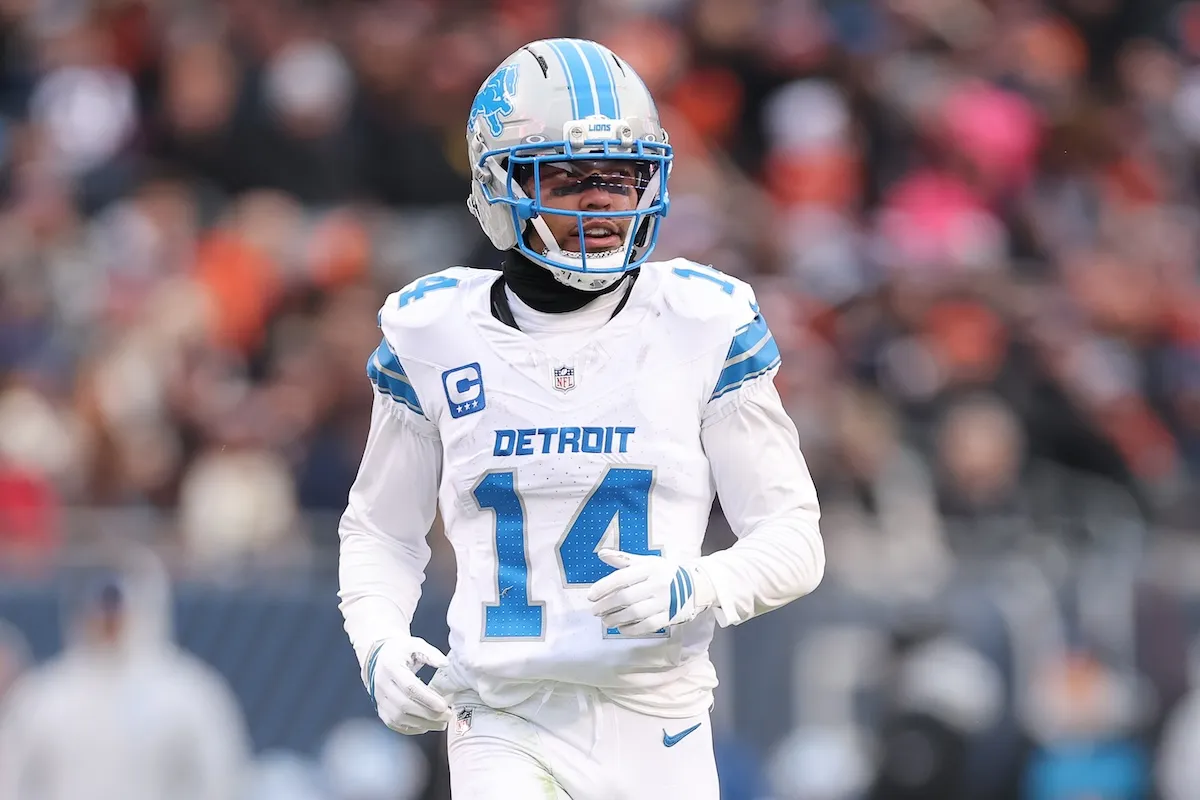 Detroit Lions WR Amon-Ra St. Brown in NFL game against the Chicago Bears