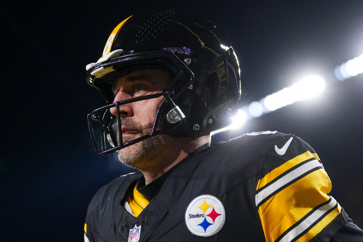 Steelers Faced With 1 Question Amid Aaron Rodgers Standoff