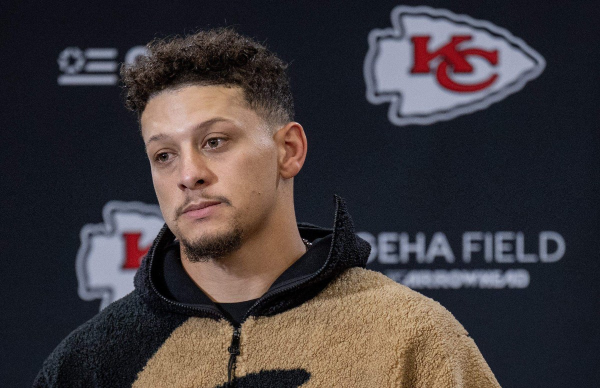 Patrick Mahomes Golf Swing Has Fans Convinced of His Week 1 Status