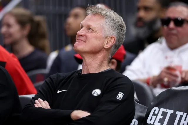 Golden State Warriors head coach Steve Kerr watch his team against Houston Rockets
