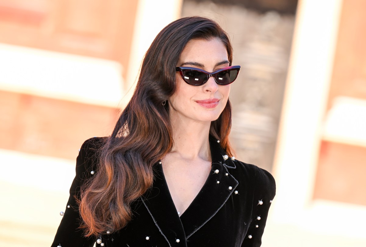 Anne Hathaway Goes Viral After Knicks& 039; Historic Win vs. Hawks &mdash; Here& 039;s Why