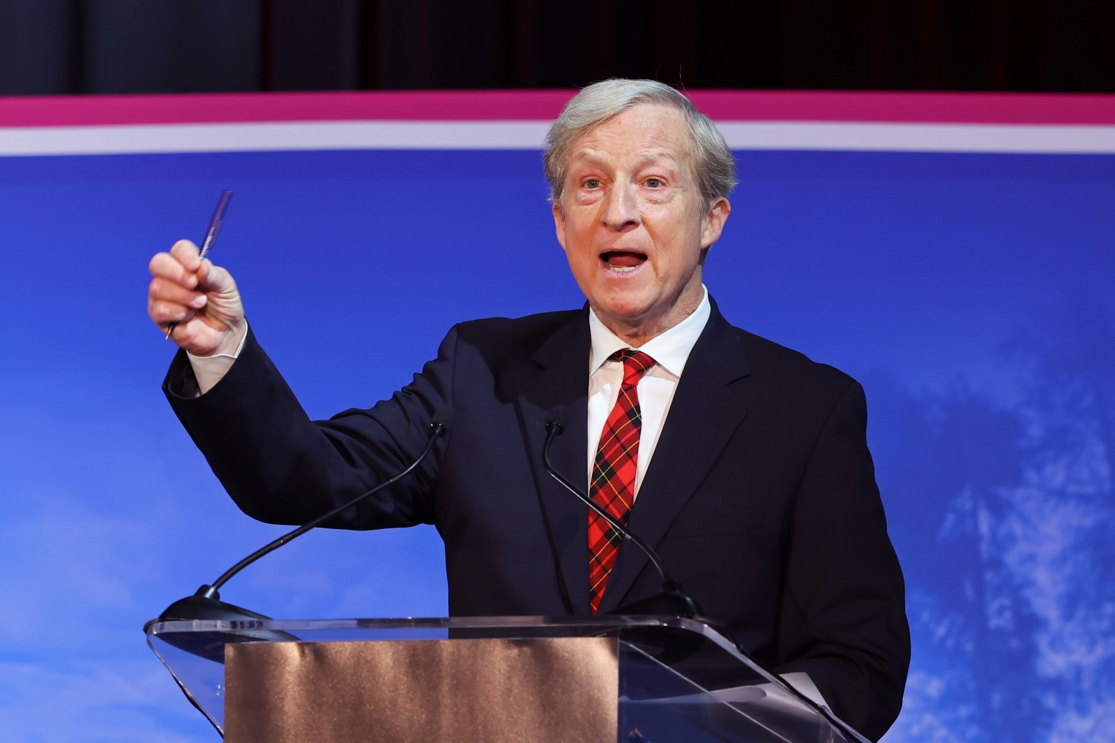 newsweek.com - Alex J. Rouhandeh - Exclusive: Tom Steyer warns California leaders fed by 'corporate interests