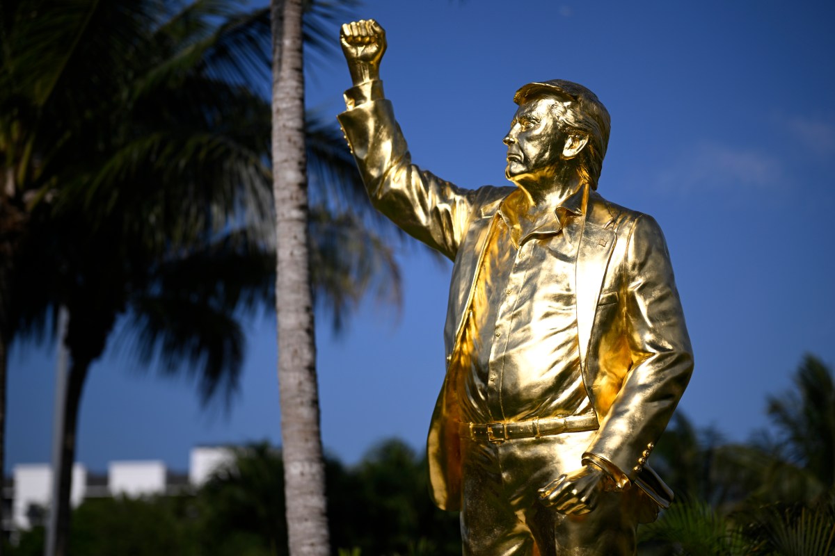 Pastor Defends Golden Trump Statue From Biblical Backlash Pastor Defends Golden Trump Statue From Biblical Backlash