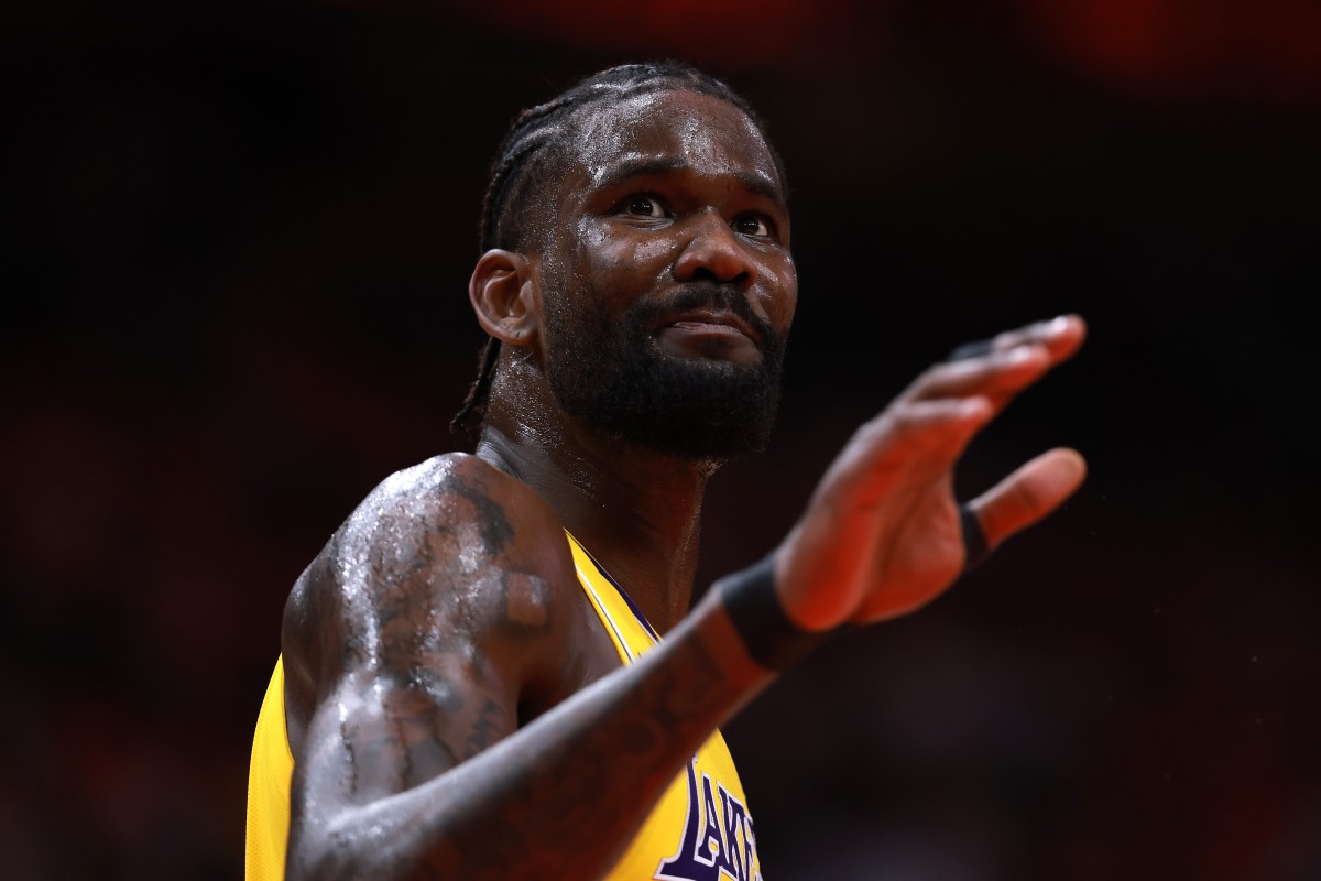 Lakers' Deandre Ayton Raises Concern About Thunder Fans