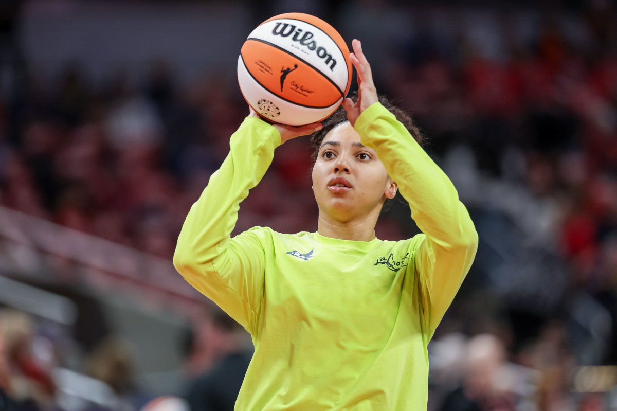 Azzi Fudd Dealing With Knee Swelling: Report