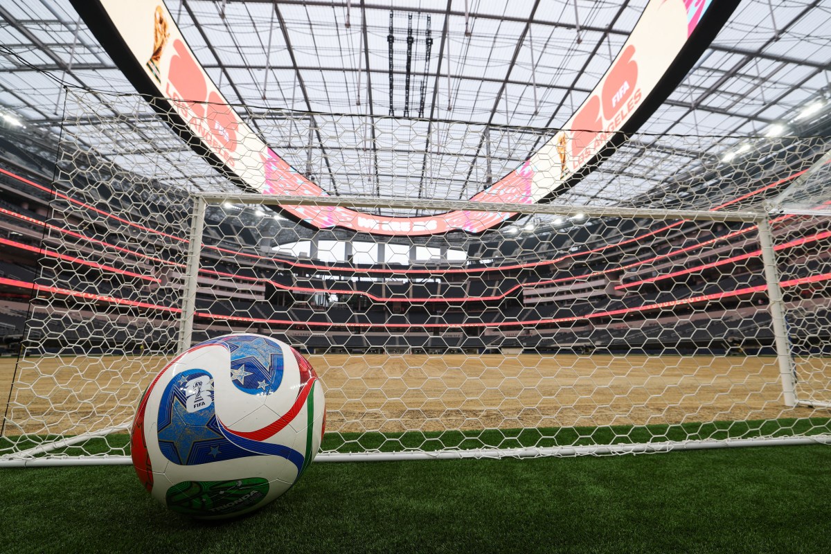 Trump Border Paradox: Tougher Entry Rules Clash With World Cup Influx