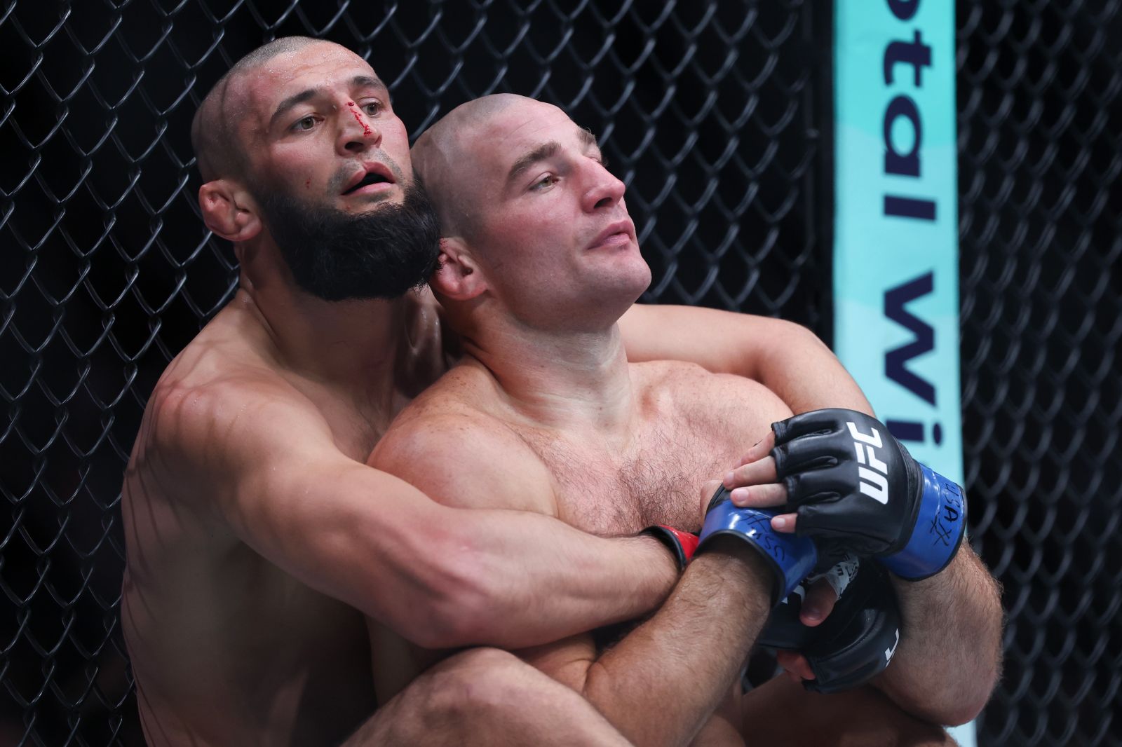 Ufc Camera Cameras Catch Sean Strickland Apologizing to Khamzat Chimaev After UFC ...