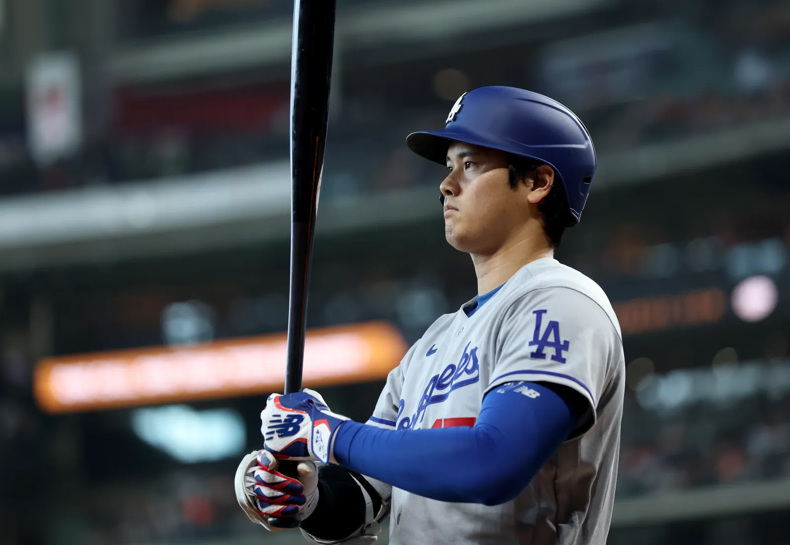 HOUSTON, TEXAS - MAY 06: Shohei Ohtani #17 of the Los Angeles Dodgers stands on deck in the third inning against the Houston Astros at Daikin Park on May 06, 2026 in Houston, Texas. (Photo by Tim Warner/Getty Images)