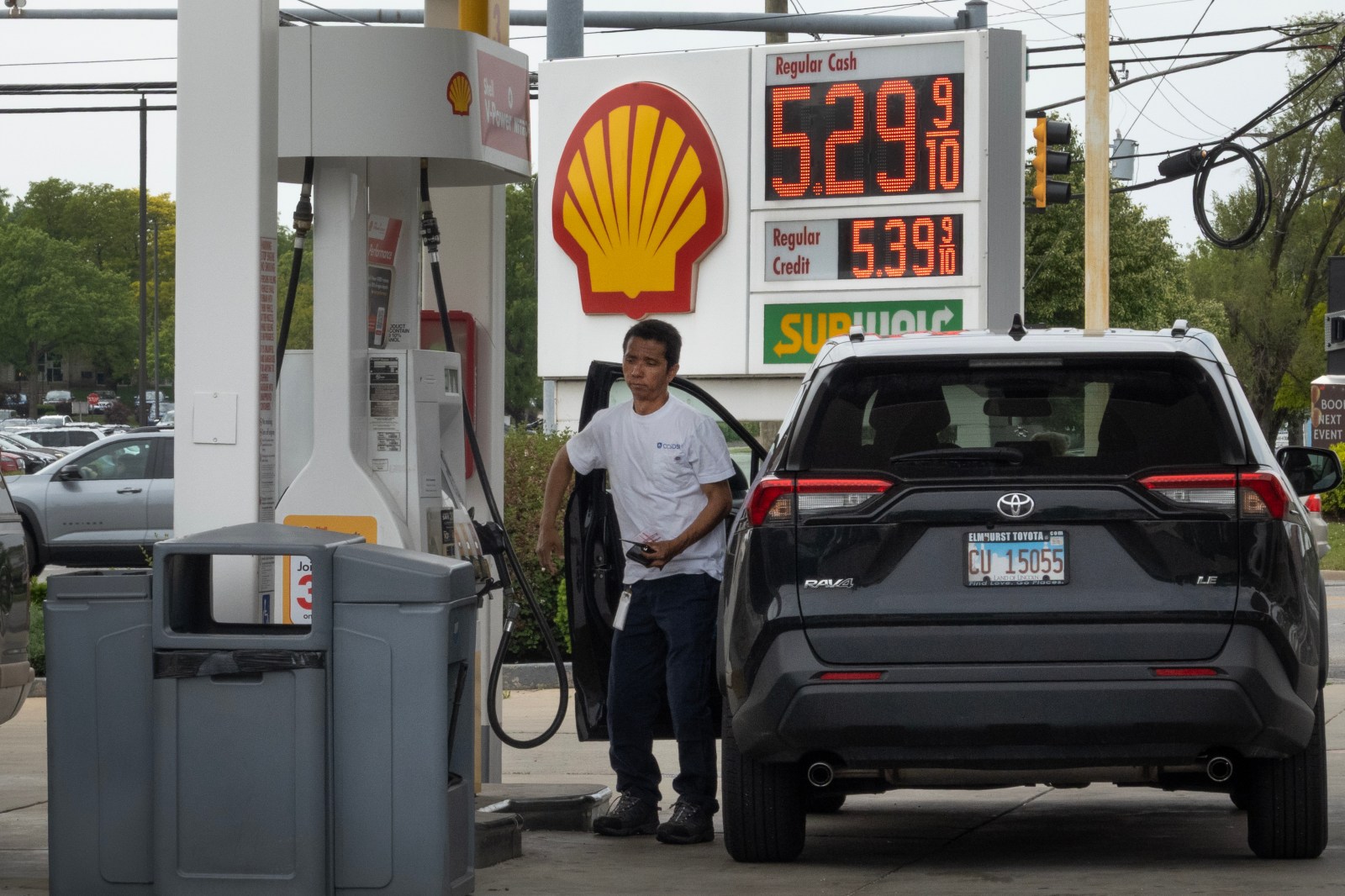 newsweek.com - Amanda Castro - Map shows where gas is most expensive this summer travel season