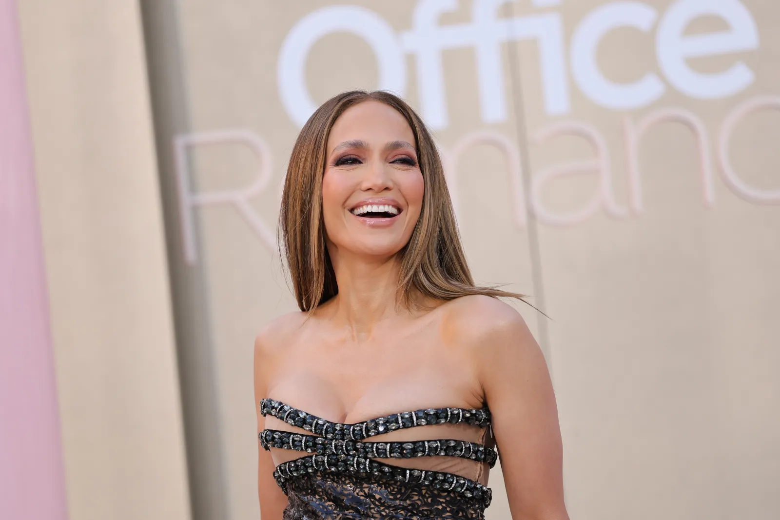 LOS ANGELES, CALIFORNIA - MAY 26: Jennifer Lopez attends the world premiere of Netflix's
