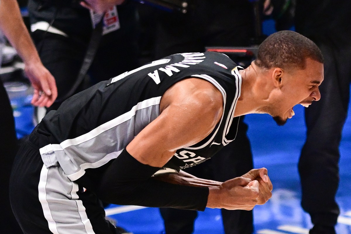 This 1999 Knicks-Spurs NBA Finals Intro Will Have You Ready for the Rematch